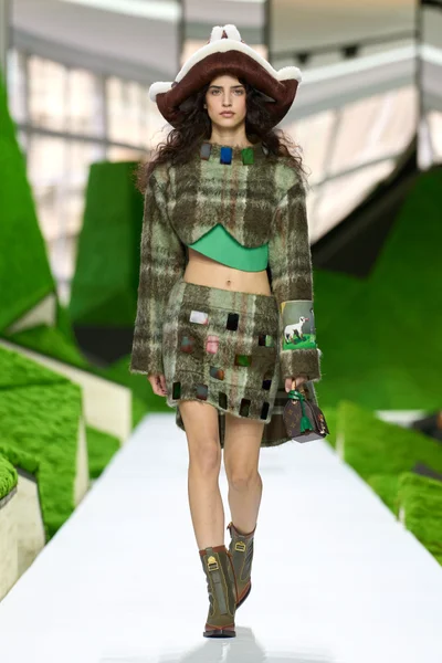 Look 31